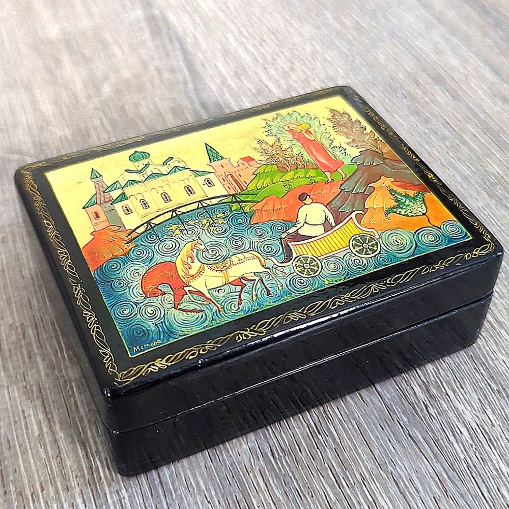 Vintage Russian Lacquer Trinket Box Folk Art